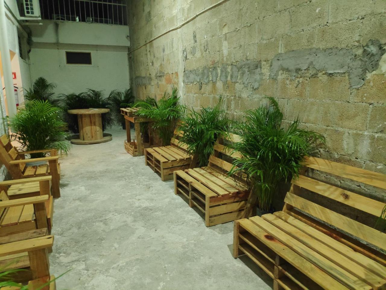 Morenita Linda Hostel Cancún Extérieur photo